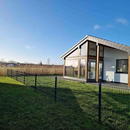 G28 Eingezaeuntes Mit Infrarotkabine Holiday home Butjadingen